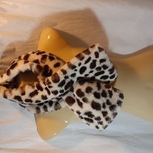 Womens Animal Print Faux Fur Pull Thru Neck Scarf